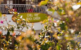 Ericeira Chill Hill Hostel & Private Rooms - Peach Garden