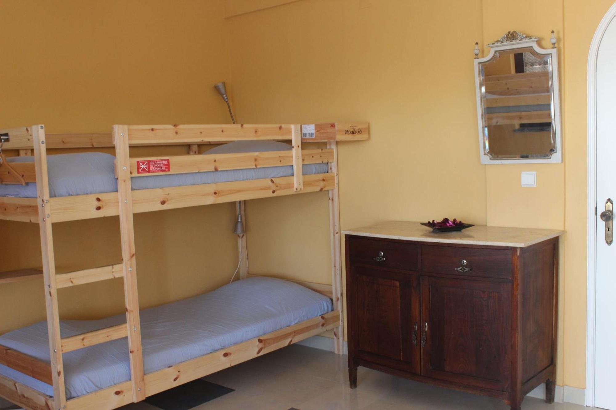 Ericeira Chill Hill Hostel & Private Rooms - Peach Garden Quarto foto