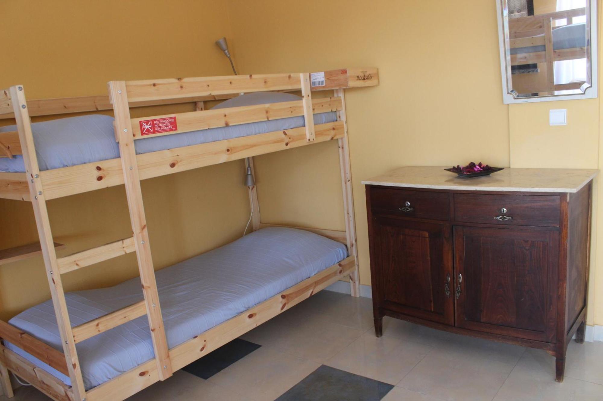 Ericeira Chill Hill Hostel & Private Rooms - Peach Garden Quarto foto